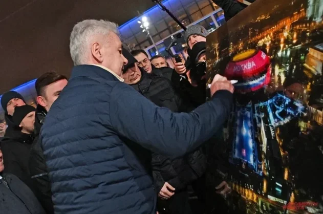 Светомузыка на льду. Чем привлекателен новый каток в «Лужниках» - «Спорт»