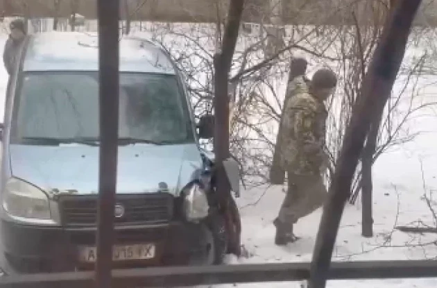 «Защитник» приехал. Боевик ВСУ забил подругу, командир спрятал его в окопе - «Спецоперация»