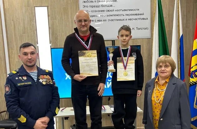 «Гордость до слёз». Юный шахматист из России победил на первенстве мира - «Спорт»