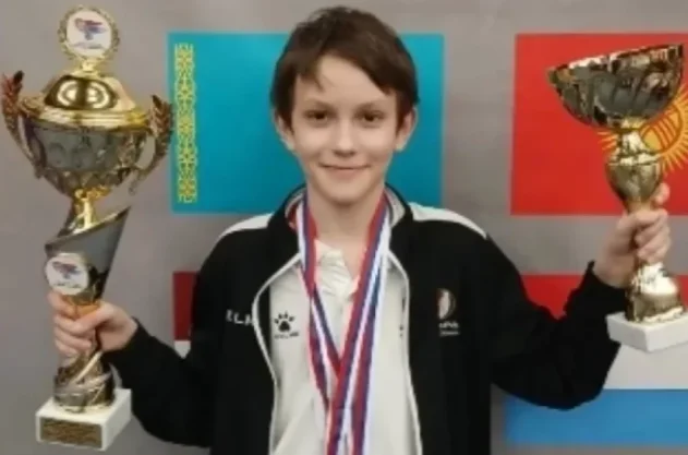 «Гордость до слёз». Юный шахматист из России победил на первенстве мира - «Спорт»